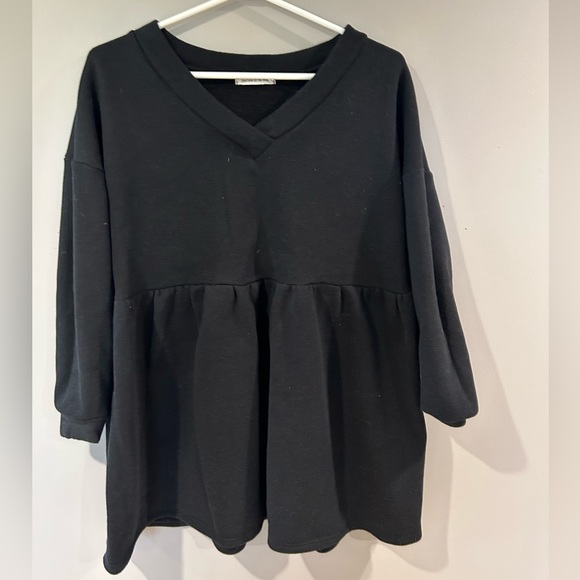 Sweat shirt material with cute flattering detail below the bust - Picture 2 of 3